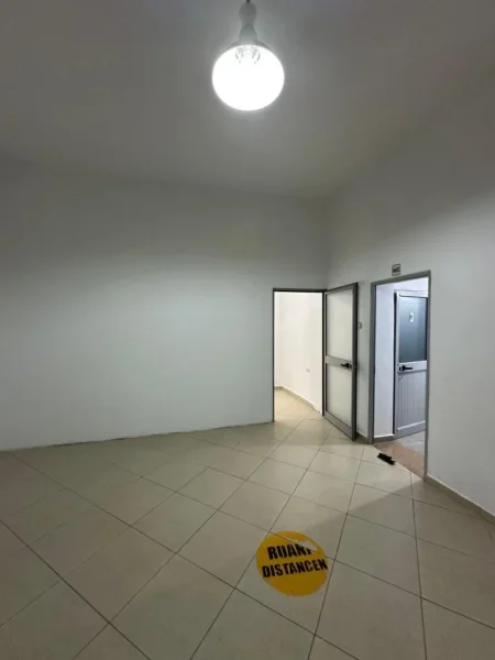 Tirane, jepet me qera magazine Kati 0, 180 m² 900 € (Rruga Shefqet Musaraj)