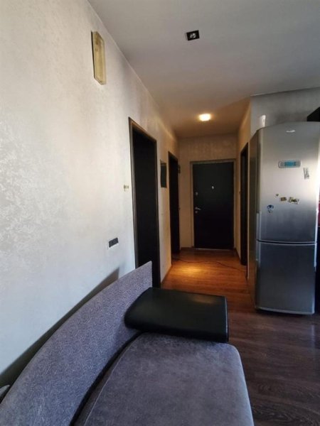 Tirane, jepet me qera apartament 2+1 Kati 4, 85 m² 580 € (pazari ri)