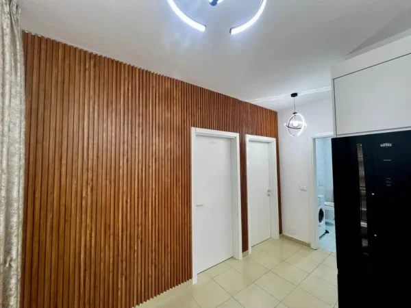 Tirane, jepet me qera apartament 2+1 Kati 1, 92 m² 650 € (bulevardi ri)