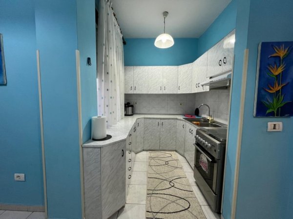 Tirane, jepet me qera apartament 3+1+Aneks+Ballkon Kati 4, 120 m² 550 € (rruga todi shkurti)