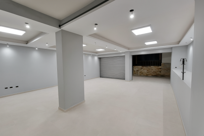 Tirane, jepet me qera ambjent biznesi Kati 0, 94 m² 500 € (Rruga Hoxha Tahsim Prane zyres se punes)