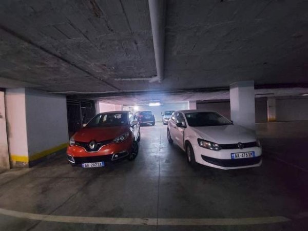 Tirane, shitet garazh Kati -1, 90 m² 18.000 Euro