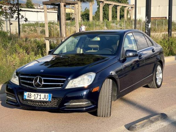 Tirane, shes makine Mercedes-Benz C300 Viti 2012, 1.150.000 Leke