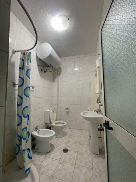 Tirane, shitet apartament 1+1+BLK Kati 3, 70 m² 87.000 Euro (Bulevardi Zhan D'ark)