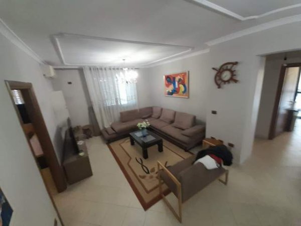 Tirane, jepet me qera apartament 3+1+BLK Kati 6, 115 m² 650 Euro (21 Dhjetori)