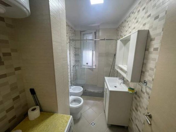 Tirane, jepet me qera apartament 2+1+BLK Kati 7, 100 m² 450 Euro (21 Dhjetori)