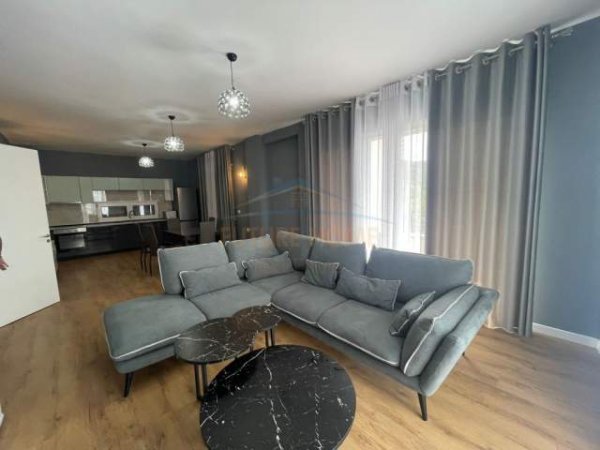 Tirane, jepet me qera apartament 2+1+BLK Kati 2, 140 m² 800 Euro (Kopeshti Botanik)
