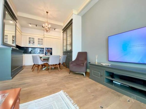 Tirane, jepet me qera apartament 2+1+BLK Kati 21, 132 m² 1.700 Euro