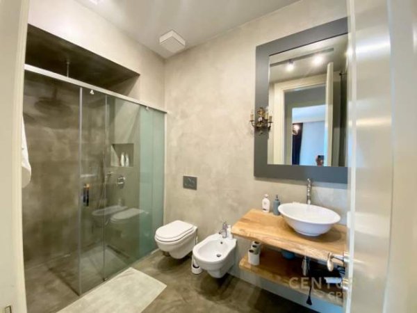 Tirane, jepet me qera apartament 2+1+BLK Kati 21, 132 m² 1.700 Euro