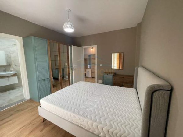 Tirane, jepet me qera apartament 2+1+BLK Kati 2, 140 m² 800 Euro (Kopeshti Botanik)