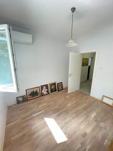 Tirane, jepet me qera apartament 2+1 Kati 2, 70 m² 500 Euro (Midis Myslym Shyrit dhe Ish Ekspozites)