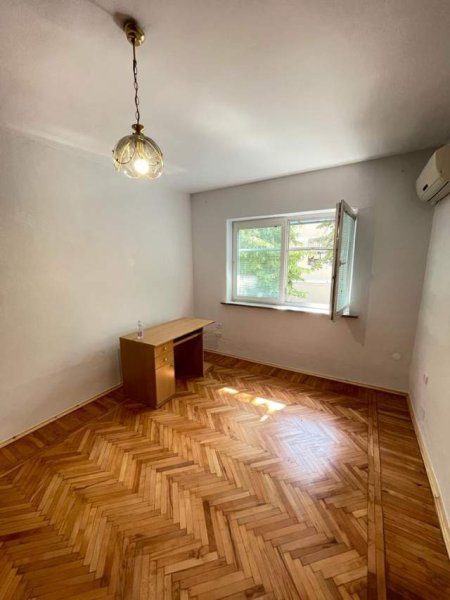 Tirane, jepet me qera apartament 2+1 Kati 2, 70 m² 500 Euro (Midis Myslym Shyrit dhe Ish Ekspozites)