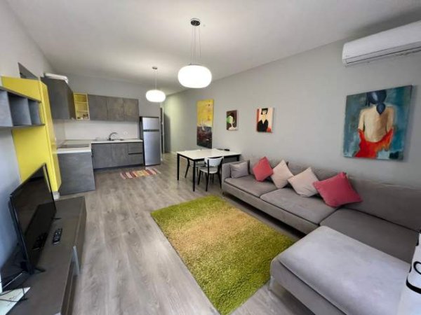 Tirane, jepet me qera apartament 1+1+BLK Kati 9, 70 m² 400 Euro (Fusha e aviacionit)