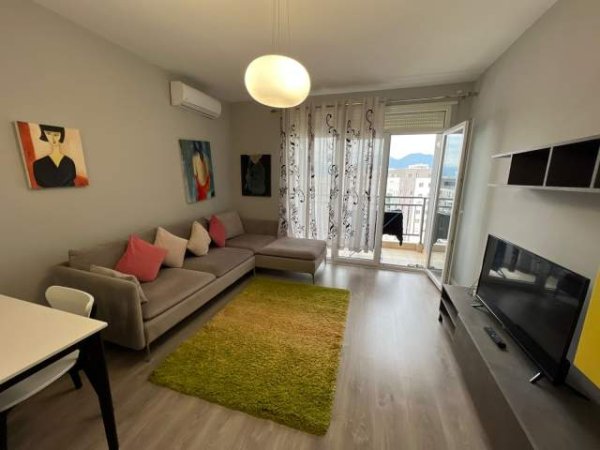 Tirane, jepet me qera apartament 1+1+BLK Kati 9, 70 m² 400 Euro (Fusha e aviacionit)