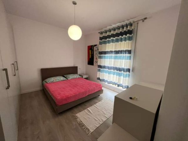 Tirane, jepet me qera apartament 1+1+BLK Kati 9, 70 m² 400 Euro (Fusha e aviacionit)