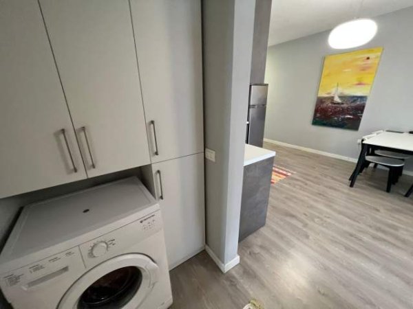 Tirane, jepet me qera apartament 1+1+BLK Kati 9, 70 m² 400 Euro (Fusha e aviacionit)