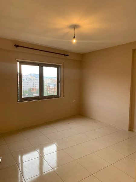 Tirane, jepet me qera apartament 2+1+BLK Kati 6, 85 m² 400 Euro (rruga Ibrahim Devishi)