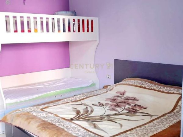 Tirane, jepet me qera apartament 1+1+BLK Kati 2, 84 m² 300 Euro (Fresk)