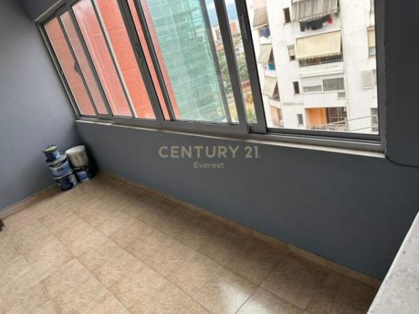 Tirane, jepet me qera apartament 2+1+BLK Kati 6, 75 m² 500 Euro (Blv. i Ri)