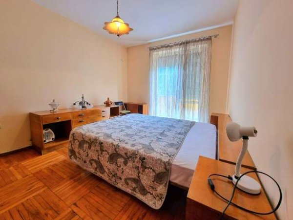 Tirane, jepet me qera apartament Kati 3, 400 Euro (Rruga e Barricadave)