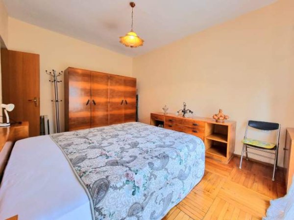 Tirane, jepet me qera apartament Kati 3, 400 Euro (Rruga e Barricadave)