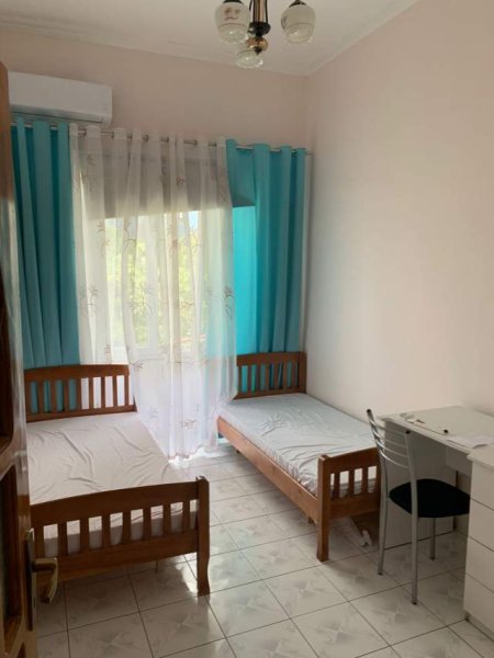 Tirane, jepet me qera apartament 2+1+A Kati 4, 100 m² 500 Euro (perballe taiwanit)
