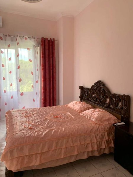 Tirane, jepet me qera apartament 2+1+A Kati 4, 100 m² 500 Euro (perballe taiwanit)