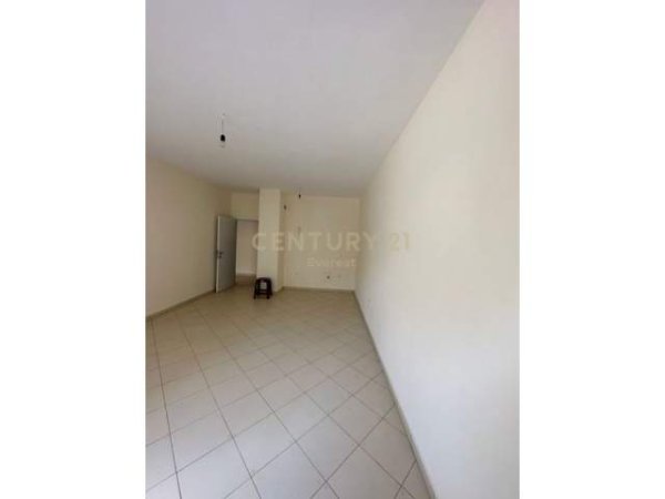 Tirane, shes apartament 1+1+BLK Kati 3, 68 m² 74.000 Euro (Astir)