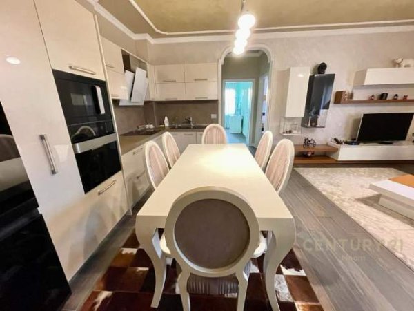 Tirane, shes apartament 2+1+BLK Kati 6, 235.000 Euro (pavaroti)
