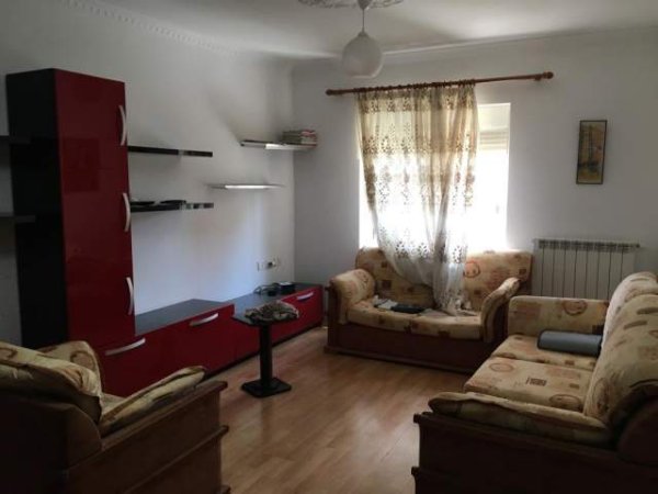 Tirane, jepet me qera apartament 2+1 Kati 5, 80 m² 50.000 Leke (rruga Petro Nini Luarasi)