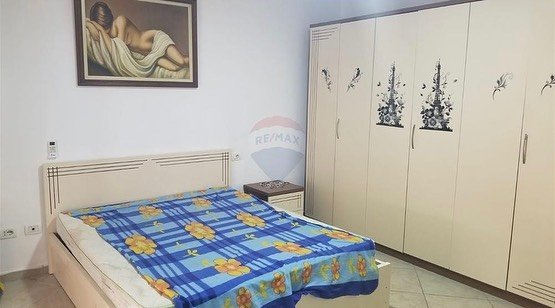 Tirane, jepet me qera apartament