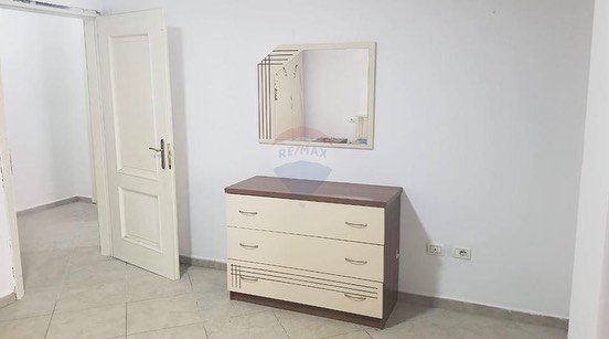 Tirane, jepet me qera apartament