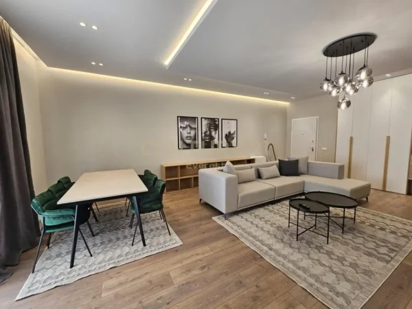 Tirane, jepet me qera apartament 3+1 Kati 1, 140 m² 1.500 € 
