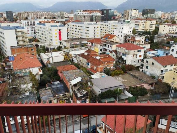 Tirane, jepet me qera apartament 1+1+Ballkon Kati 10, 55 m² 450 € (Kompleksi MAGNET,Perseus,Ish Klubi Partizani)