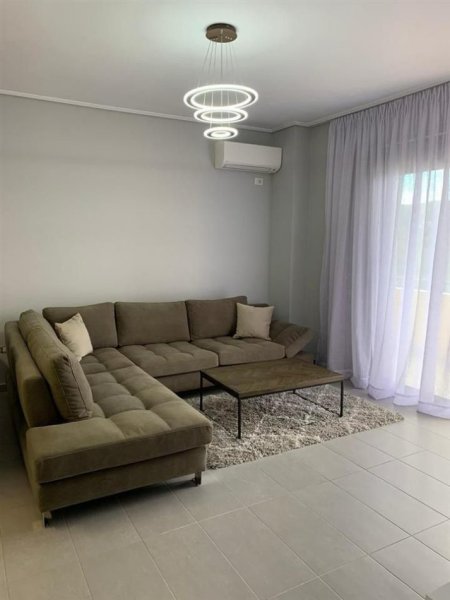 Tirane, jepet me qera apartament 2+1+Ballkon Kati 3, 99 m² 600 € (LIQENI THATE)