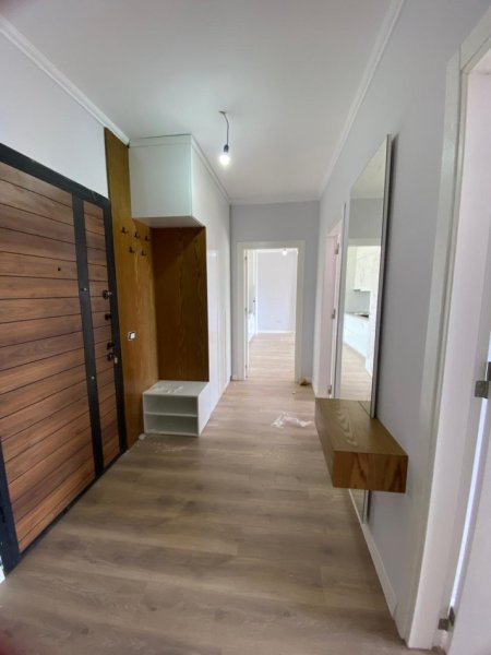 Tirane, jepet me qera zyre Kati 4, 90 m² 55 € (STACIONI TRENIT)