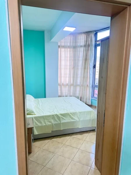 Tirane, jepet me qera apartament 1+1+Ballkon Kati 10, 50 m² 600 € (RRUGA E KAVAJES)