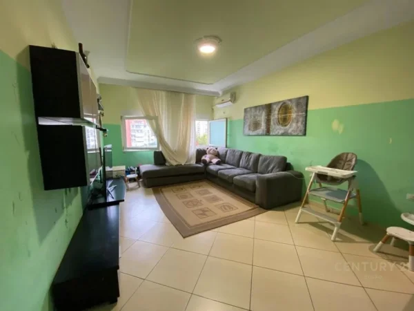 Tirane, shitet apartament 1+1 Kati 4, 80 m² 159.000 € (Zogu i Zi)