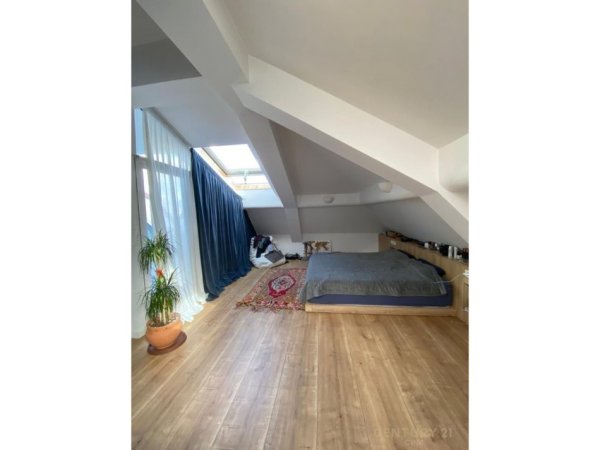 Tirane, jepet me qera apartament 1+1+Aneks+Ballkon Kati 8, 125 m² 1.700 € (Ish Blloku)