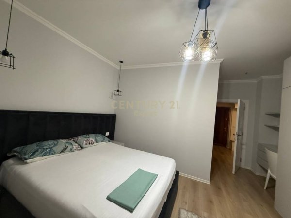 Tirane, jepet me qera apartament 1+1 Kati 4, 70 m² 850 € (Ish Blloku)