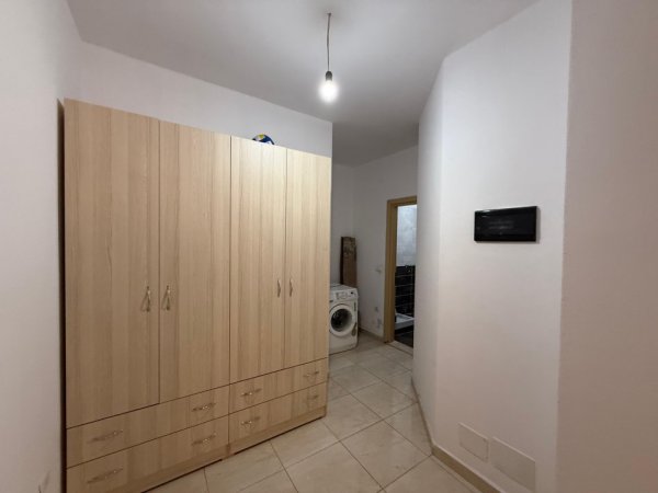 Jepet Super Apartament 1+1 me Qera ne Komune e Parisit  500 €uro