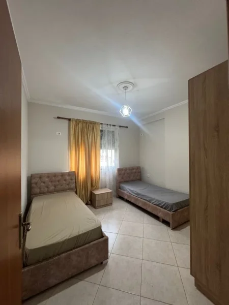 Tirane, jepet me qera apartament 2+1 Kati 3, 94 m² 600 € (Rruga Rrapo Hekali)