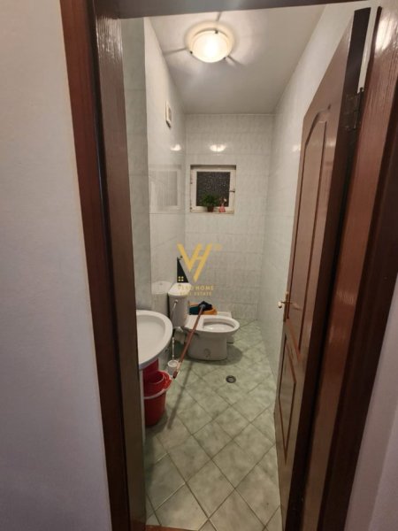 Tirane, shitet apartament 3+1+Ballkon Kati 2, 145 m² 320.000 € (KOMUNA E PARISIT)