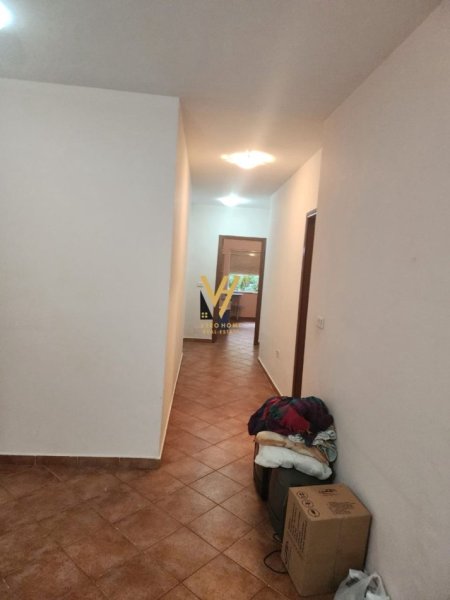 Tirane, shitet apartament 3+1+Ballkon Kati 2, 145 m² 320.000 € (KOMUNA E PARISIT)