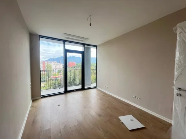 Tirane, jepet me qera apartament 2+1 Kati 3, 131 m² 2.000 € (Lake View)