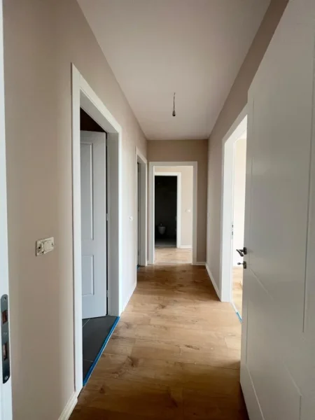 Tirane, jepet me qera apartament 2+1 Kati 3, 131 m² 2.000 € (Lake View)