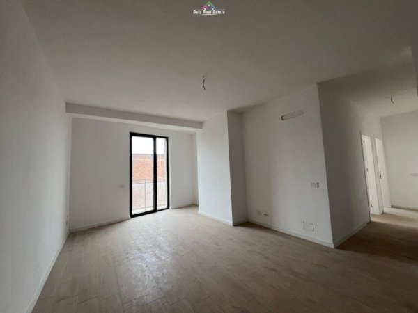 Tirane, jepet me qera zyre Kati 1, 145 m² 1.500 € (Gold Tower)