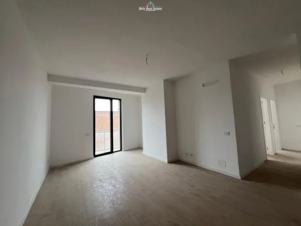 Tirane, jepet me qera zyre Kati 1, 145 m² 1.500 € (Gold Tower)