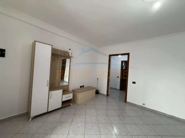 Qera , Apartament 2+1+2 , Rruga Reshit Maloku , te Bulevardit të Ri.