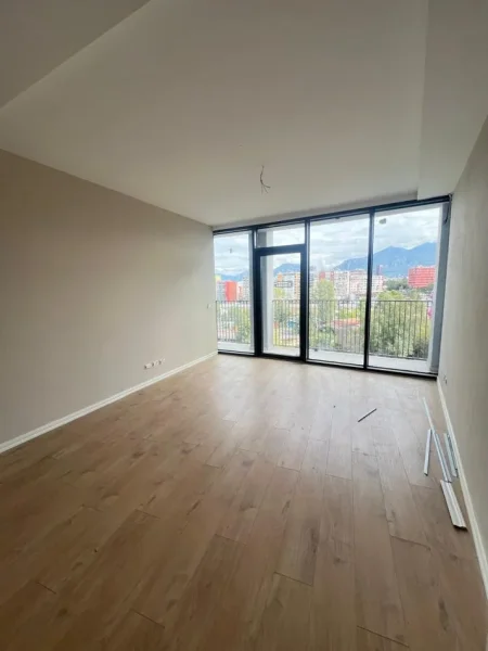 Tirane, jepet me qera zyre Kati 3, 130 m² 2.000 € (Lake View)